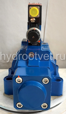 4WRZE32E1-360-7X/6EG24ETK31/A1D3M - Пропорциональный распределитель  Ду32 со встроенным усилителем (OBE), номинальный расход 360 л/мин, схема E1-, каналы управления ET - X и Y - внутренние, сигнал управления ± 10 В